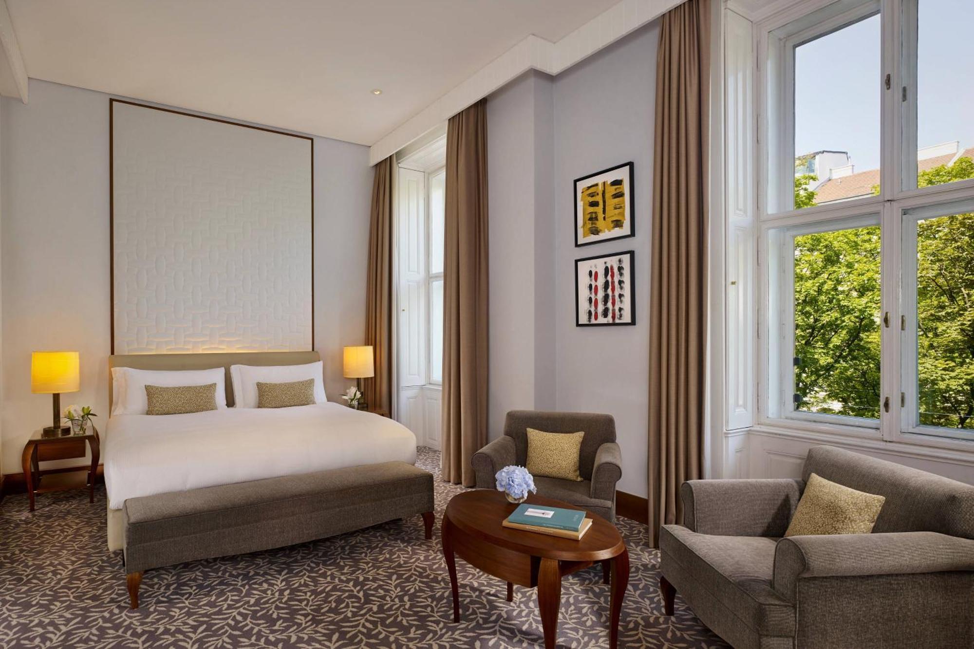 The Ritz-carlton, Hotel 5*